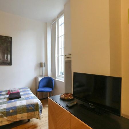 פריז Nice And Comfortable Studio Apartment מראה חיצוני תמונה