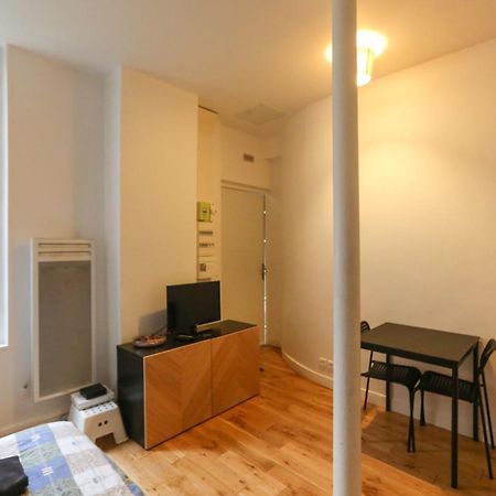 פריז Nice And Comfortable Studio Apartment מראה חיצוני תמונה