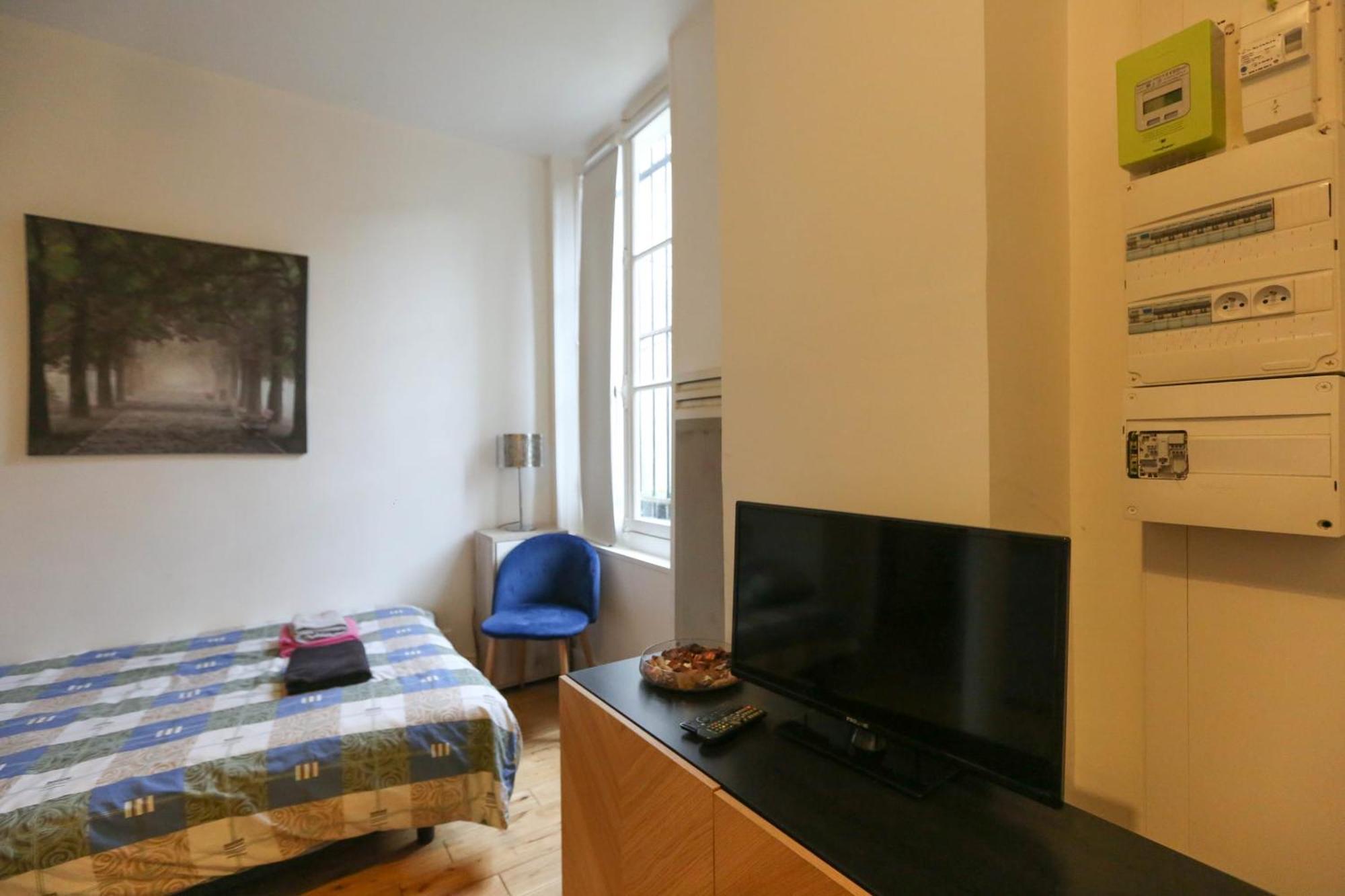 פריז Nice And Comfortable Studio Apartment מראה חיצוני תמונה