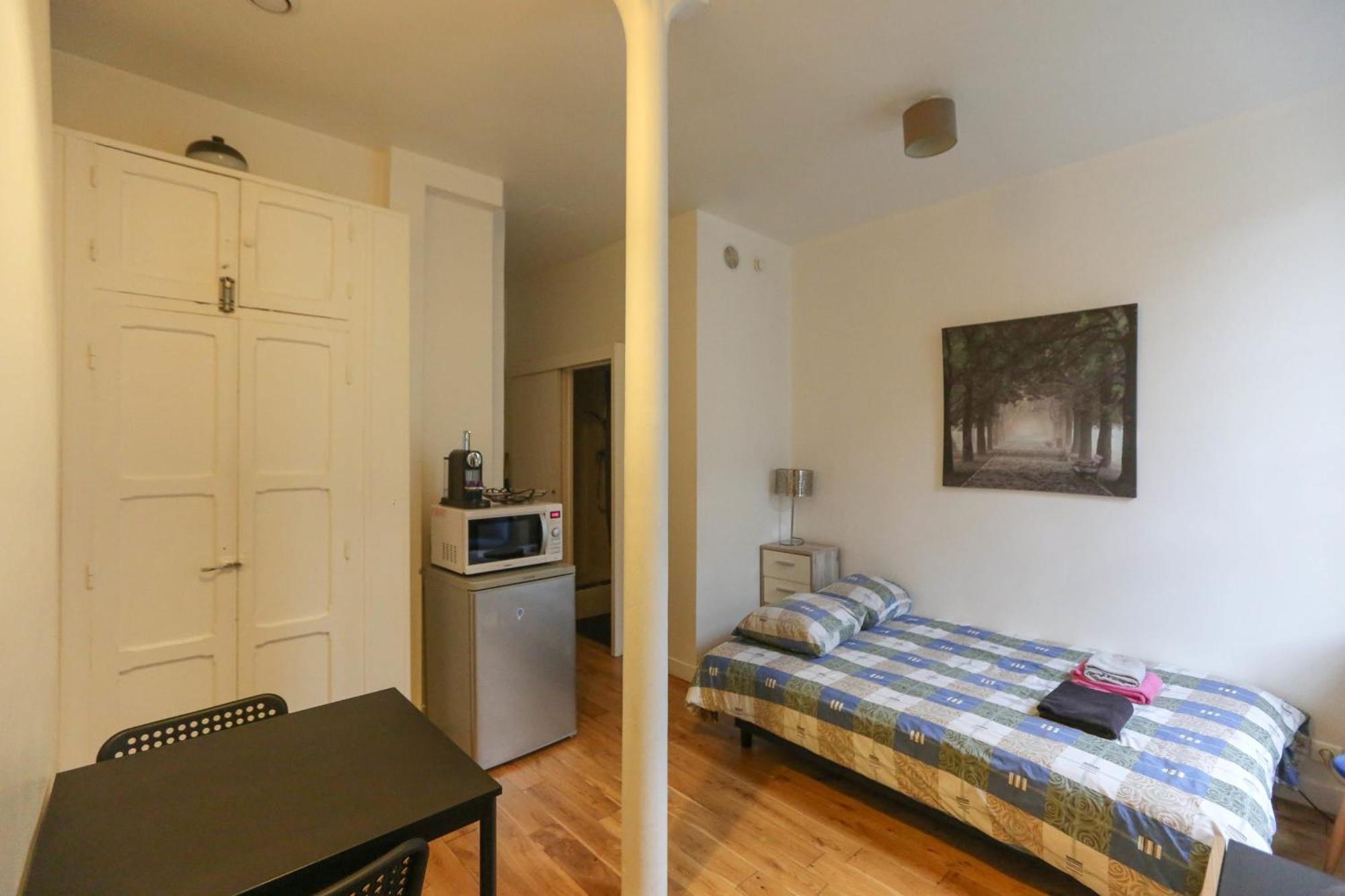 פריז Nice And Comfortable Studio Apartment מראה חיצוני תמונה