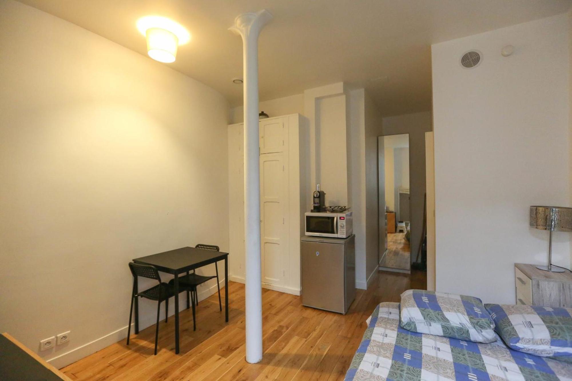 פריז Nice And Comfortable Studio Apartment מראה חיצוני תמונה